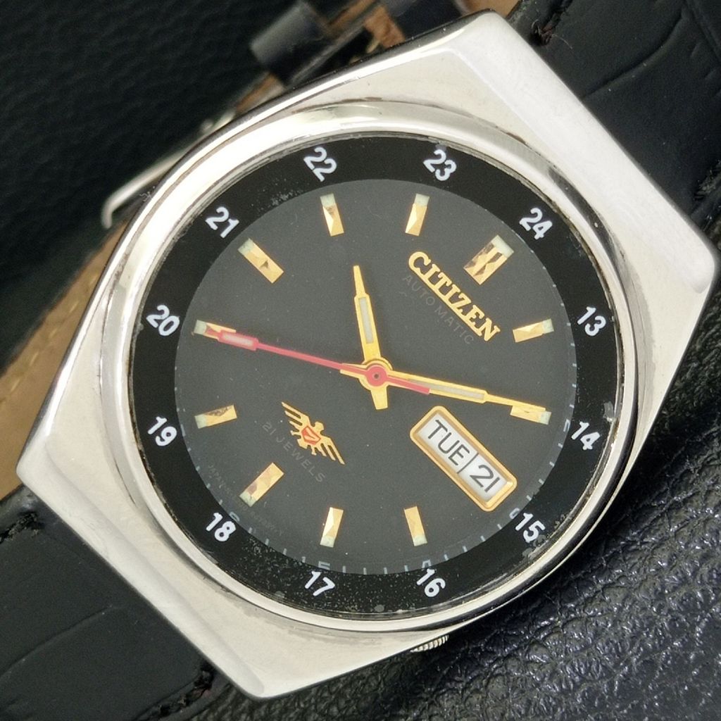Vintage 1990 Citizen Automatic Mens Silver Watch WDaydate  Gold Accents